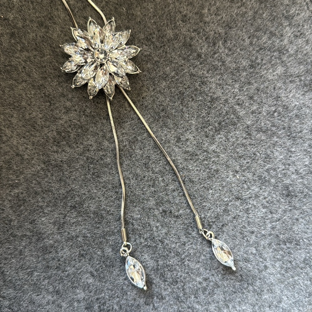 Silver‎ Starburst Pendant Necklace with Tassel - Picture 3 of 3